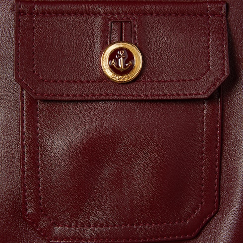 Veste en cuir avec logo en relief
