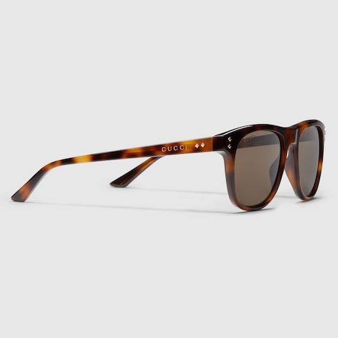 Gafas de sol con marco cuadrado