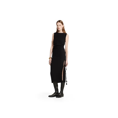 Robe en crêpe de soie avec broderie