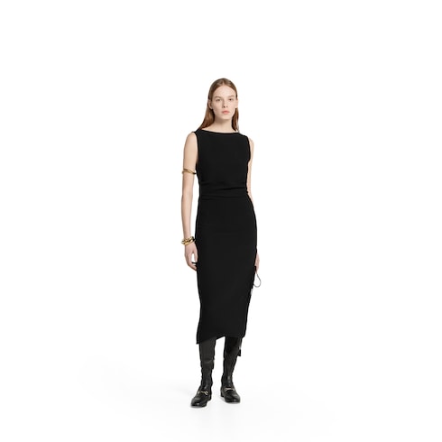 Robe en crêpe de soie avec broderie