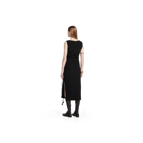 Robe en crêpe de soie avec broderie