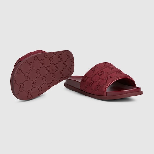 Sandalia tipo chancla para hombre
