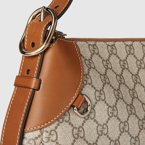 Borsa a spalla GG Emblem misura media
