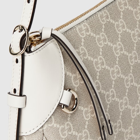 Bolso de hombro GG Emblem tamaño pequeño