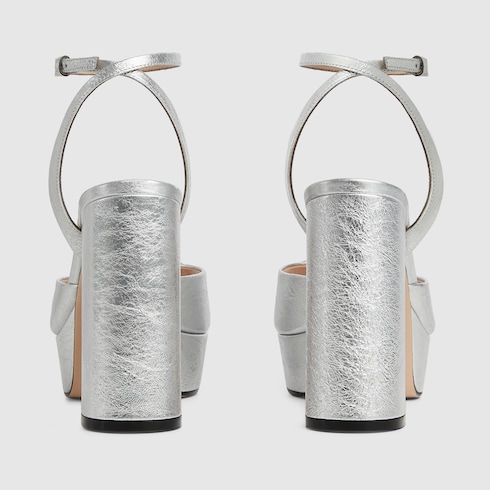 Sandalia plataforma con Horsebit para mujer