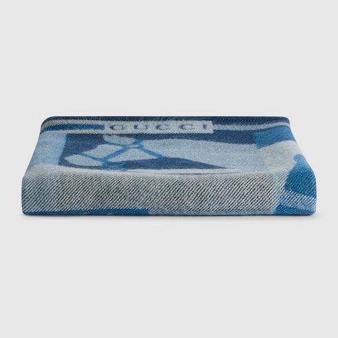 Wool and cashmere jacquard blanket