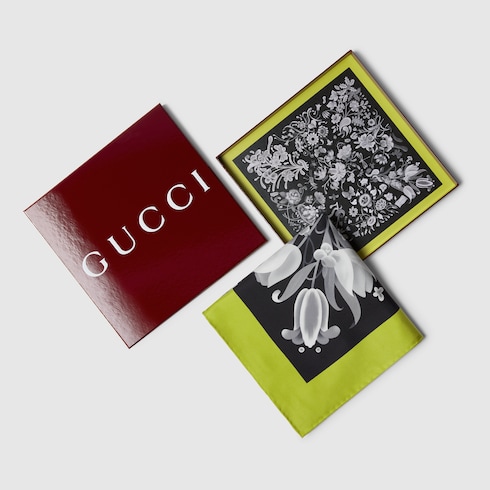 Pañuelo cuadrado seda motivo proyecto 90 x 90