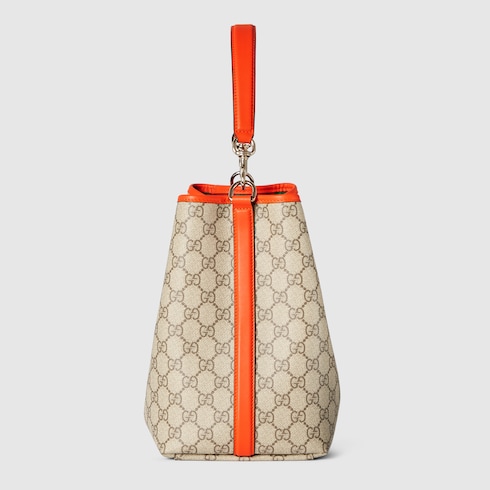 Borsa a secchiello GG Emblem misura media