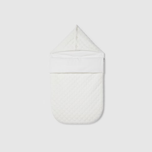 Gepolstertes Nest aus wattiertem GG Jersey
