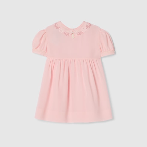 Robe pour bébé en soie brodée