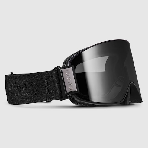 Lunettes de soleil en forme de masque