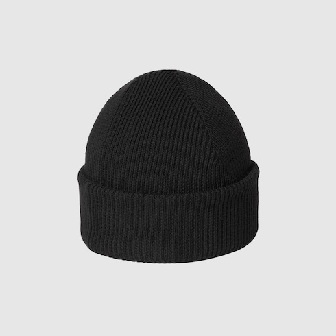Bonnet en laine avec broderie