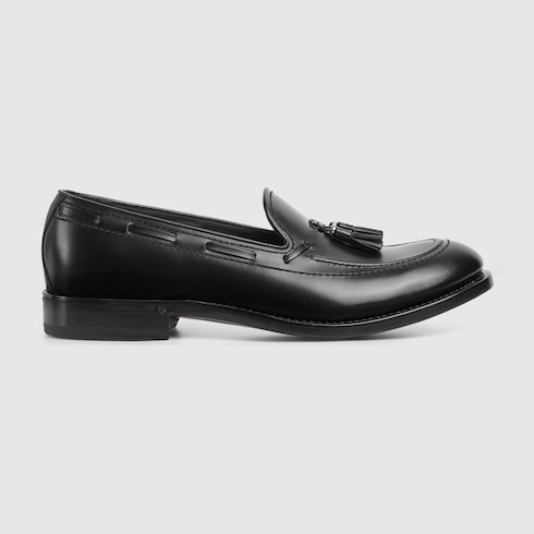 Men's loafer with tassel detail