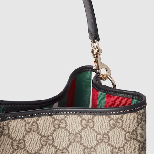 GG Emblem medium bucket bag