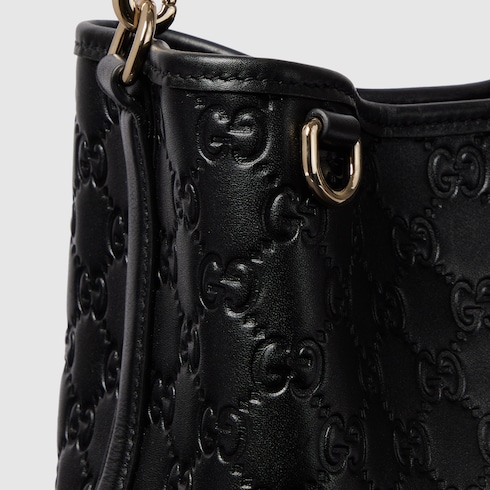 GG Emblem small bucket bag