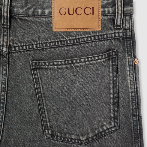 Pantalone slim-fit in denim con dettaglio logo