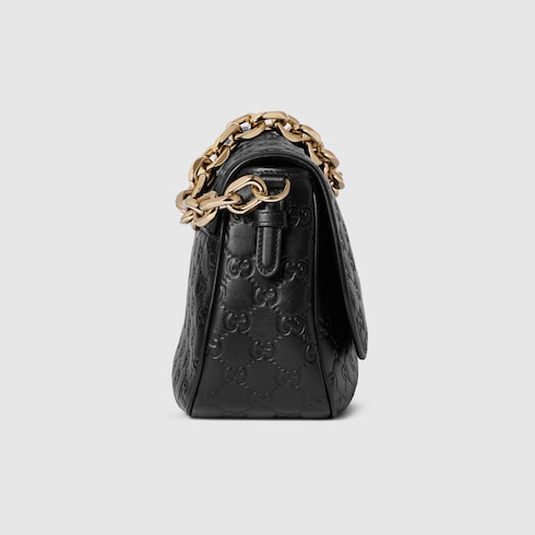 GG Emblem medium shoulder bag