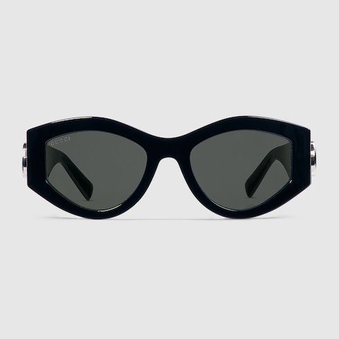 Sonnenbrille mit ovalem Rahmen