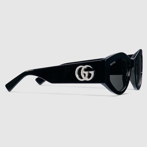 Sonnenbrille mit ovalem Rahmen