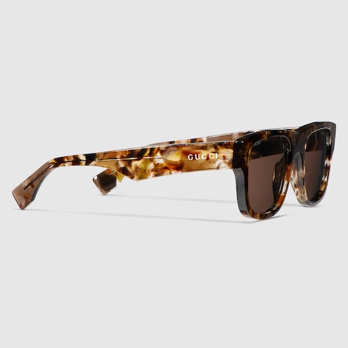 Sonnenbrille mit rechteckigem Rahmen