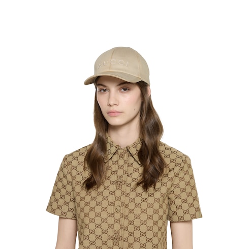 Cotton baseball hat with embroidery