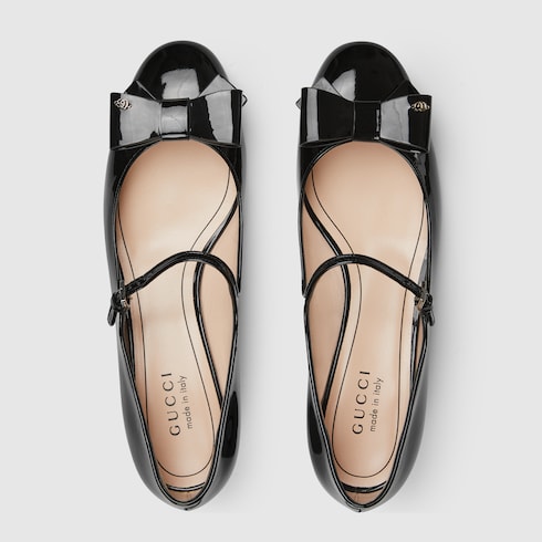 Women's ballet flat with bow