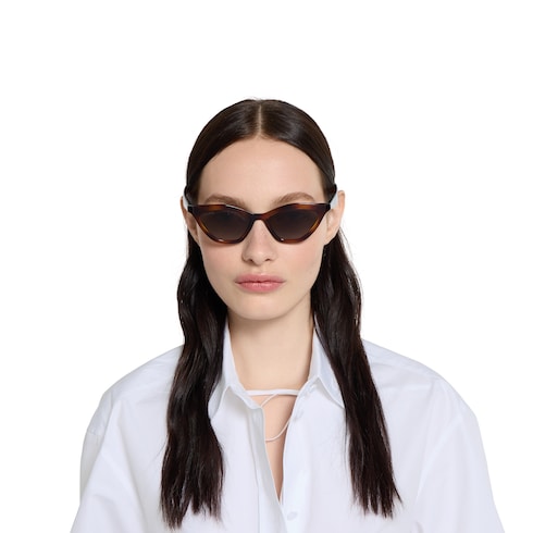 Cat eye sunglasses