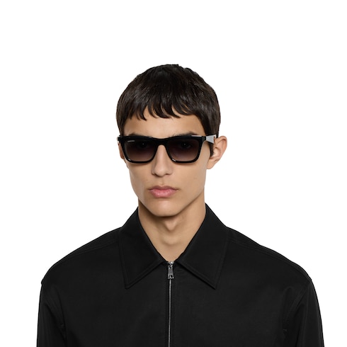 Sonnenbrille mit rechteckigem Rahmen