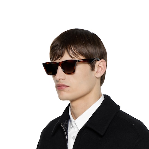 Gafas de sol con montura rectangular