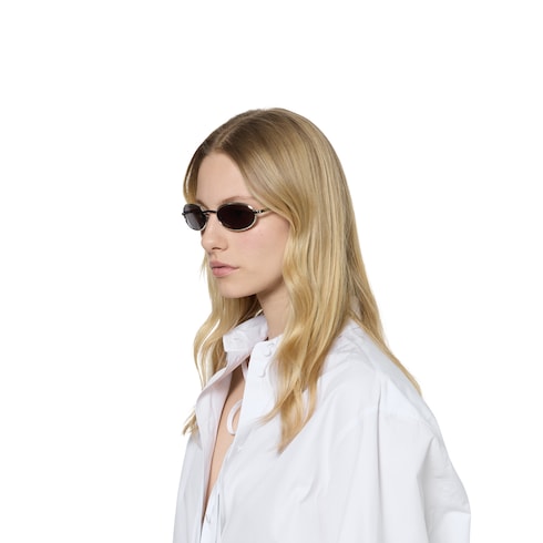 Oval frame sunglasses