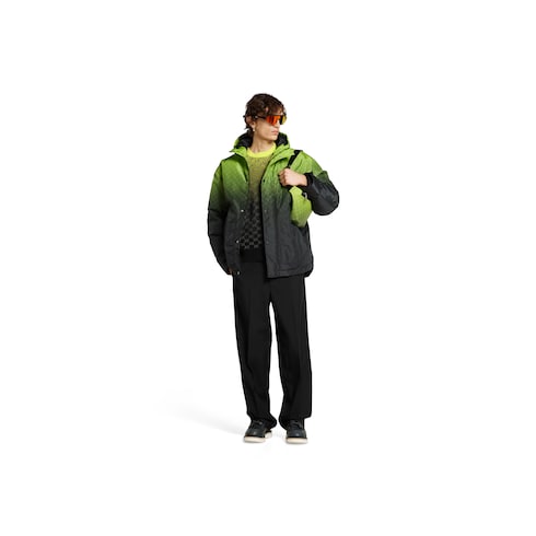 Hose aus Wollgabardine mit Stickerei