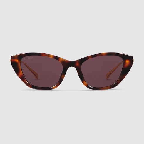 Sonnenbrille in Katzenaugenform