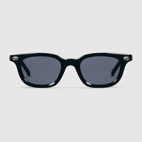 Gafas de sol con montura ovalada