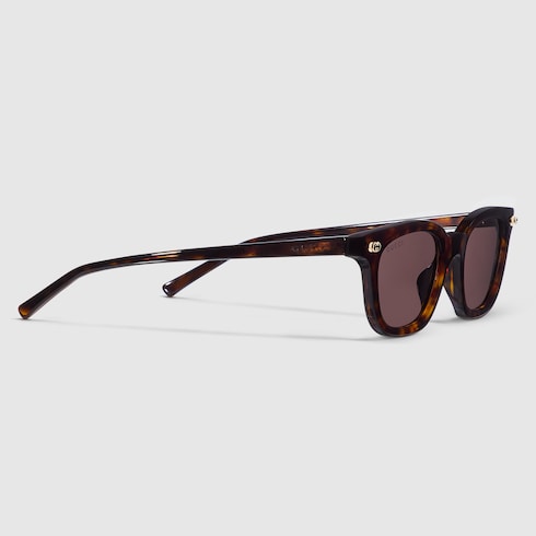 Oval frame sunglasses