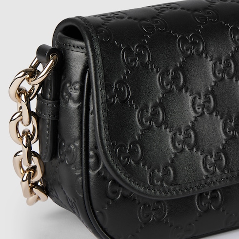 GG Emblem small shoulder bag