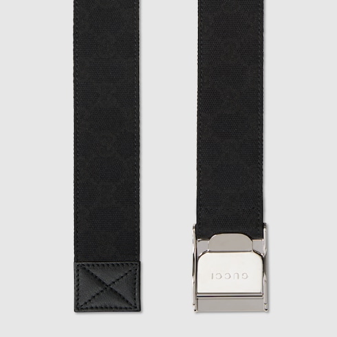 Belt with lift buckle
