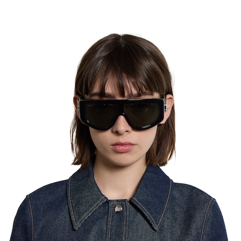 Sonnenbrille mit rechteckigem Rahmen