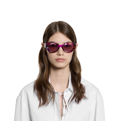Cat eye frame sunglasses