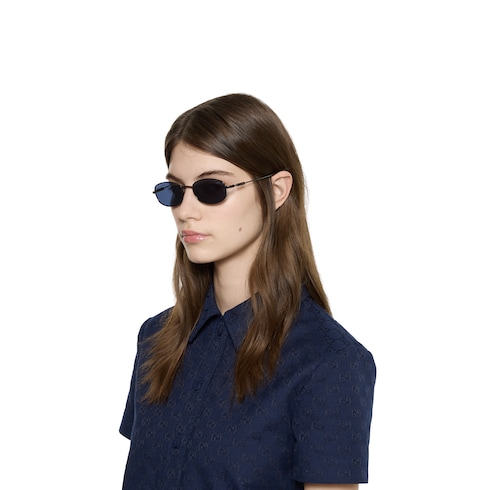 Oval frame sunglasses