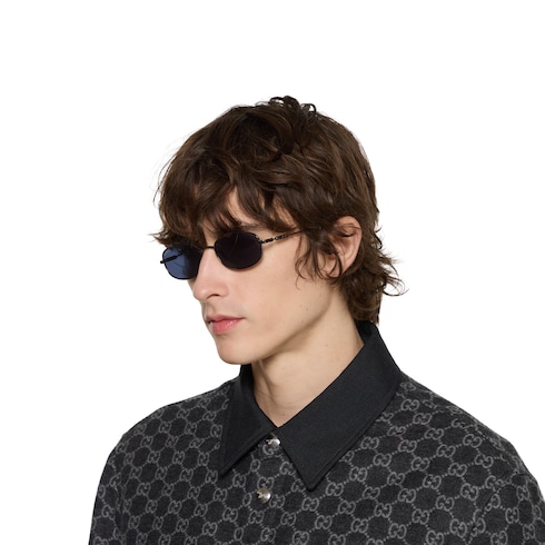 Oval frame sunglasses