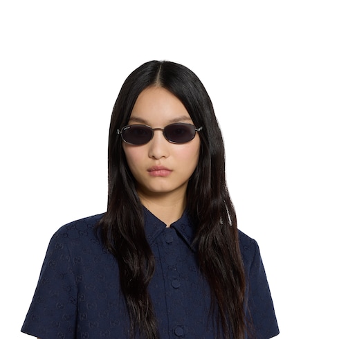 Oval frame sunglasses