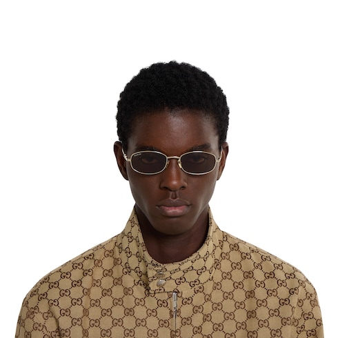Gafas de sol con montura ovalada