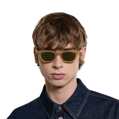 Oval frame sunglasses