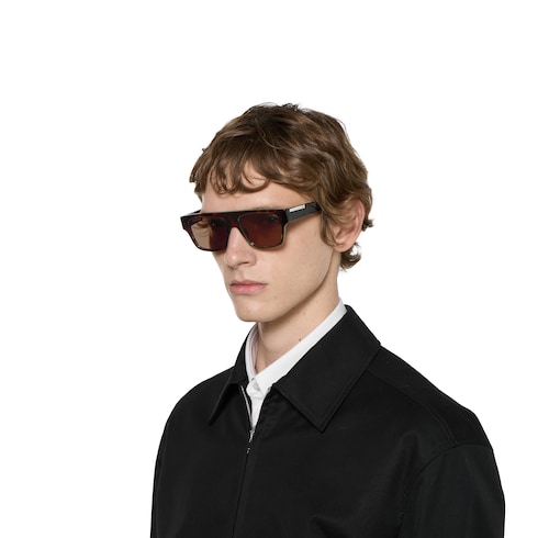 Gafas de sol con montura rectangular