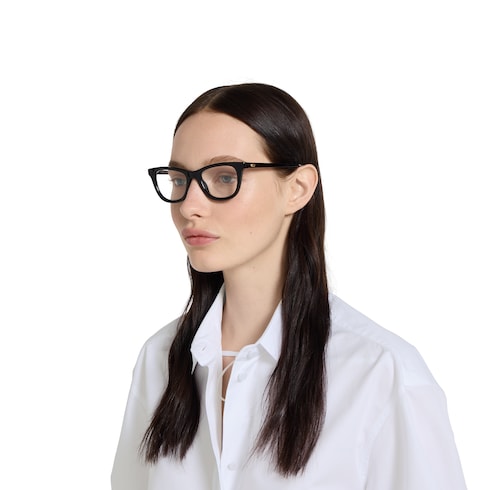 Cat eye optical frame