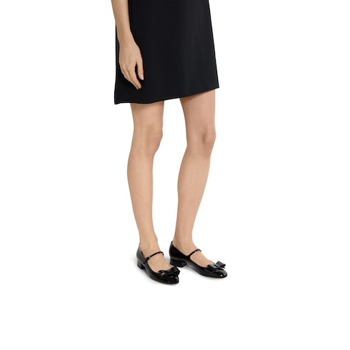 Women's ballet flat with bow