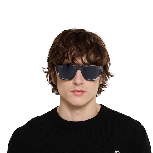 Gafas de sol con montura rectangular