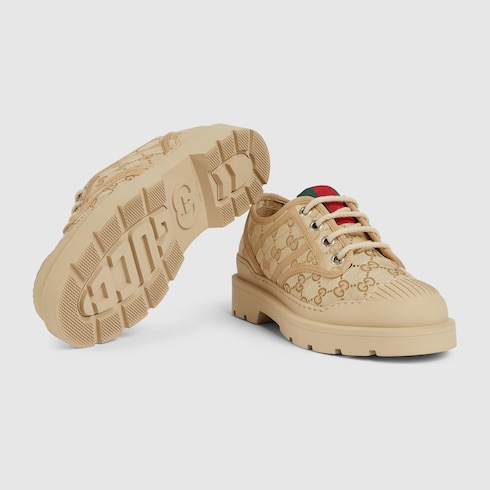 Women's lace-up shoe with Web