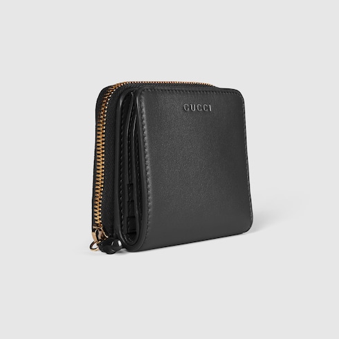 Small wallet with bamboo