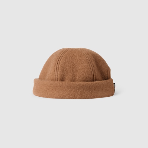 Cappello in lana con ricamo